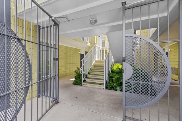 1301 S HOWARD AVENUE B18, Tampa, FL 33606