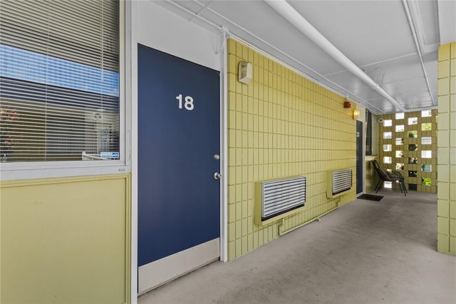 1301 S HOWARD AVENUE B18, Tampa, FL 33606