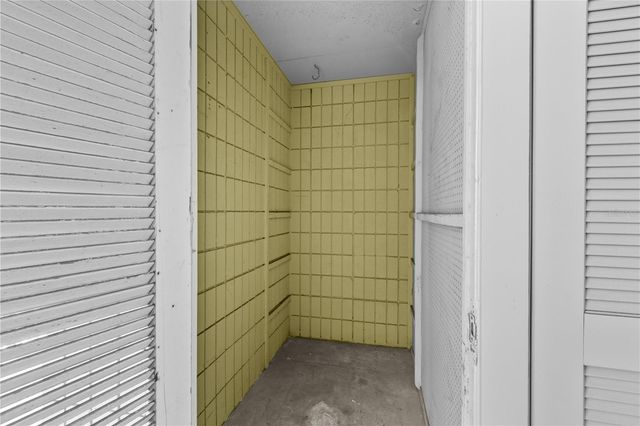 1301 S HOWARD AVENUE B18, Tampa, FL 33606