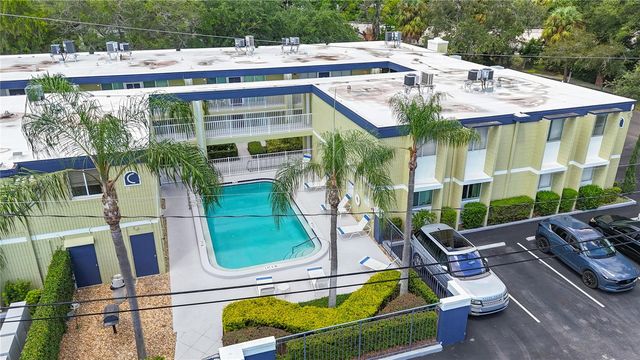 1301 S HOWARD AVENUE B18, Tampa, FL 33606