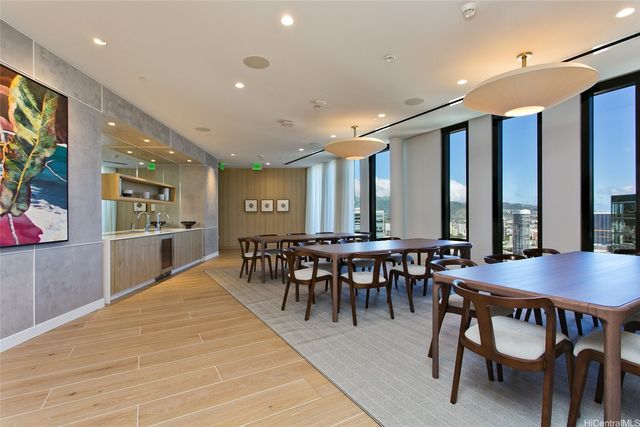 987 Queen Street 2516, Honolulu, HI 96814