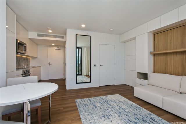 987 Queen Street 2516, Honolulu, HI 96814