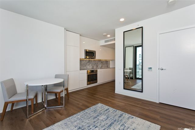 987 Queen Street 2516, Honolulu, HI 96814