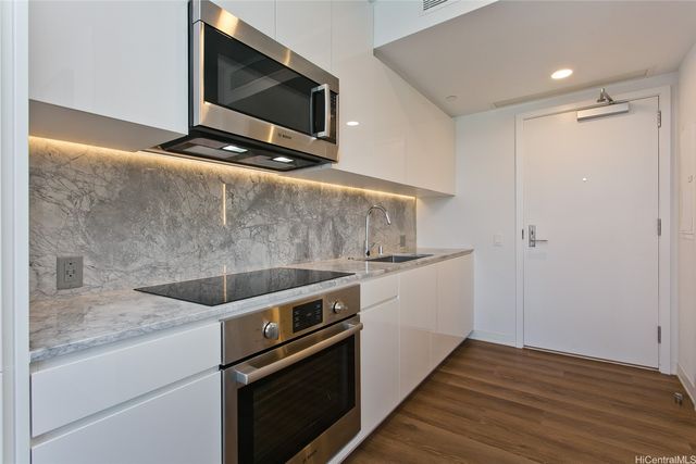 987 Queen Street 2516, Honolulu, HI 96814