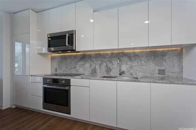 987 Queen Street 2516, Honolulu, HI 96814