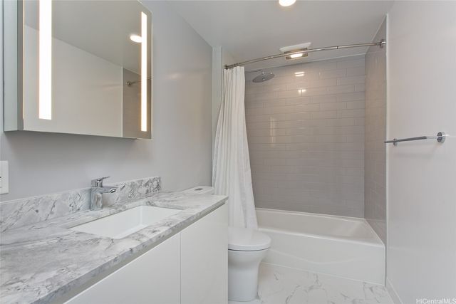 987 Queen Street 2516, Honolulu, HI 96814