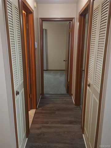 32608 E Harper Avenue 32, Saint Clair Shores, MI 48082