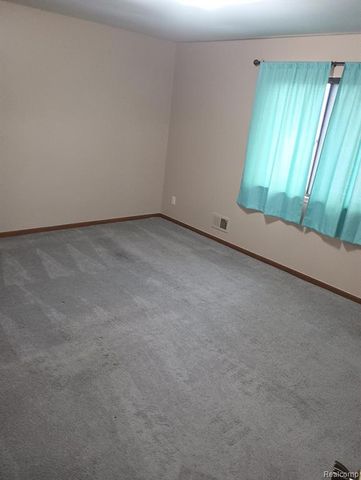 32608 E Harper Avenue 32, Saint Clair Shores, MI 48082