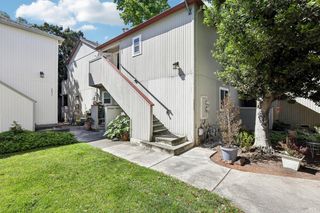 2633 Westberry Dr, Santa Rosa, CA 95403