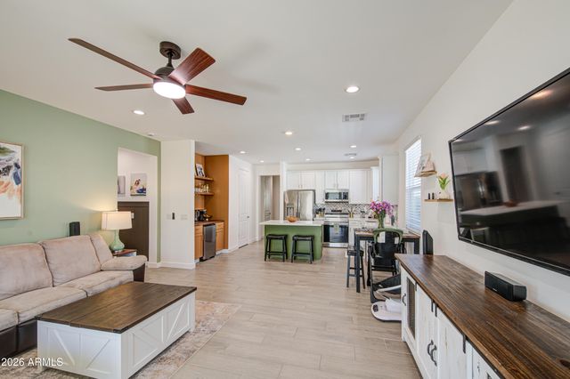266 E LELAND Road, San Tan Valley, AZ 85140