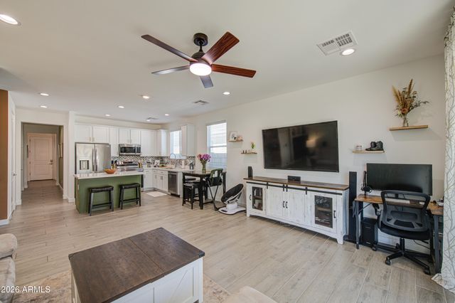 266 E LELAND Road, San Tan Valley, AZ 85140