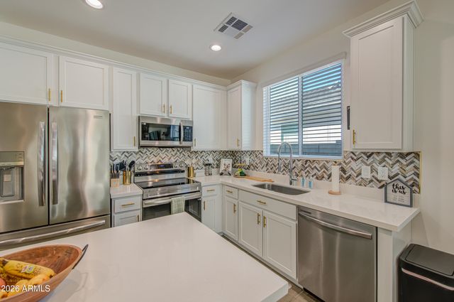 266 E LELAND Road, San Tan Valley, AZ 85140