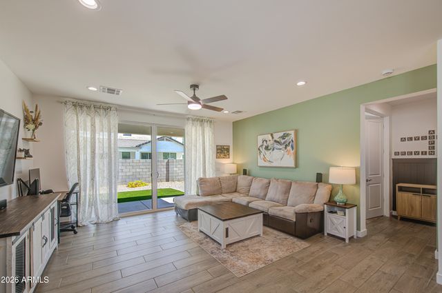 266 E LELAND Road, San Tan Valley, AZ 85140