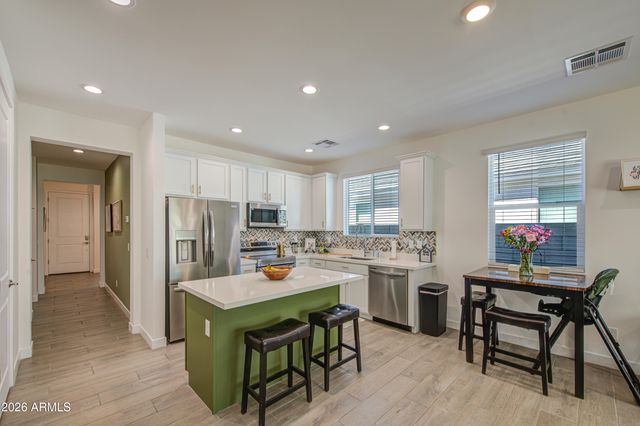 266 E LELAND Road, San Tan Valley, AZ 85140