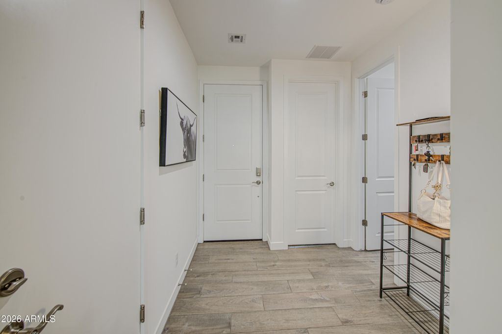 Image 12 of property listing at 266 E LELAND Road, San Tan Valley, AZ 85140