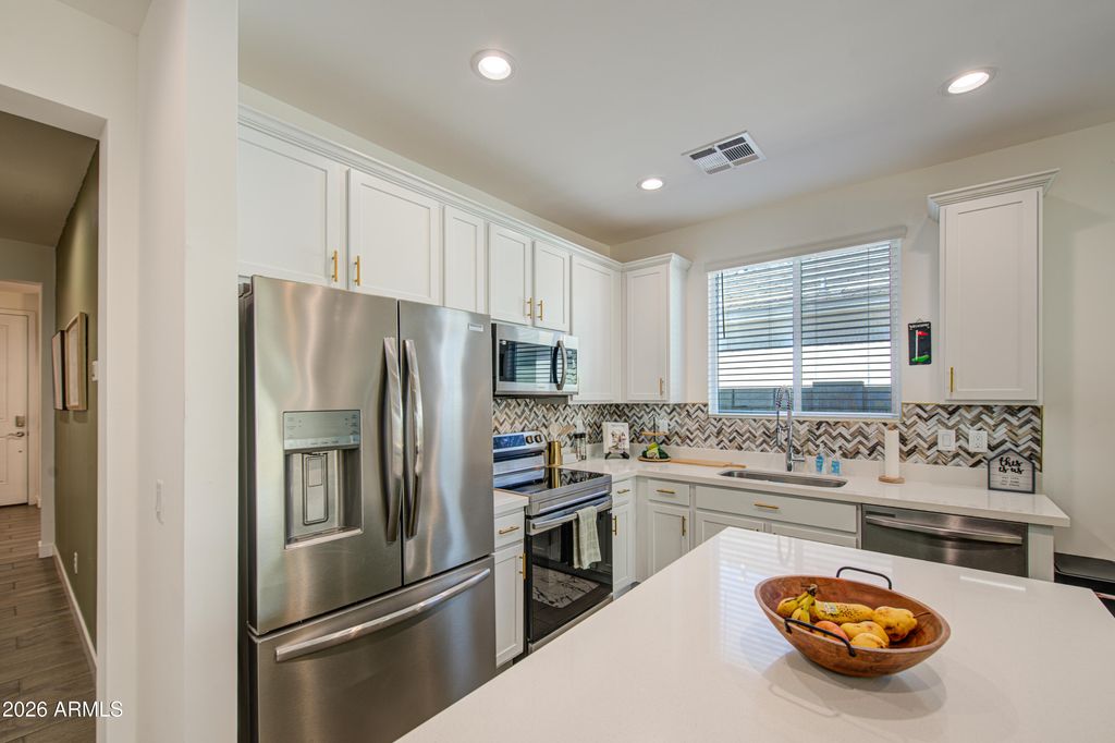 Image 14 of property listing at 266 E LELAND Road, San Tan Valley, AZ 85140