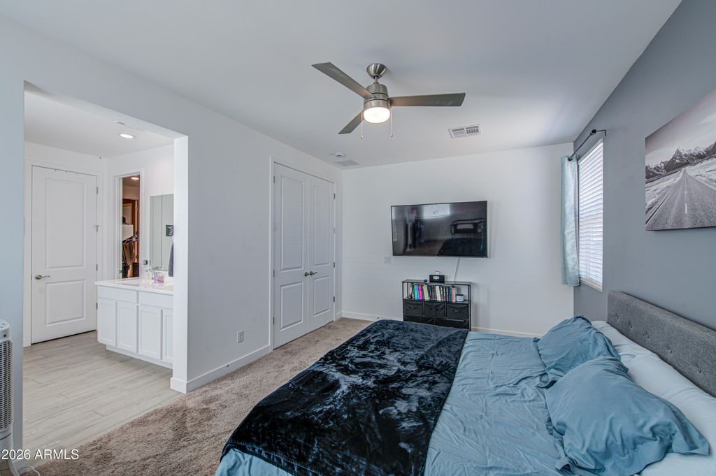 Image 23 of property listing at 266 E LELAND Road, San Tan Valley, AZ 85140