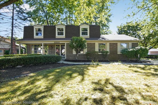 29110 Lake Park Drive, Farmington Hills, MI 48331