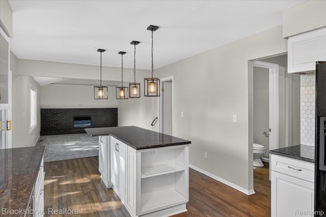 29110 Lake Park Drive, Farmington Hills, MI 48331