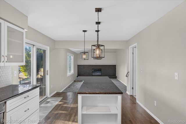29110 Lake Park Drive, Farmington Hills, MI 48331