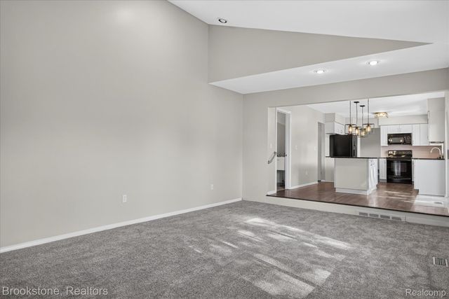 29110 Lake Park Drive, Farmington Hills, MI 48331