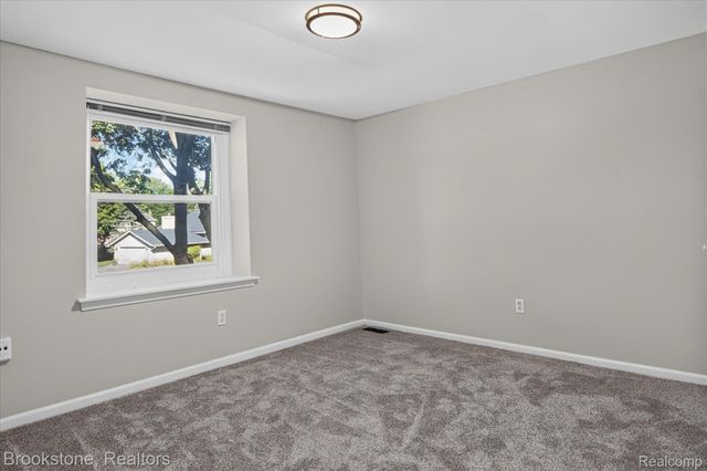 29110 Lake Park Drive, Farmington Hills, MI 48331