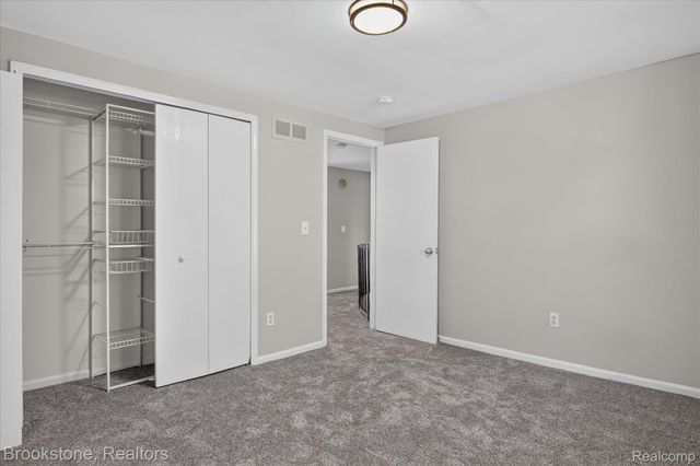 29110 Lake Park Drive, Farmington Hills, MI 48331