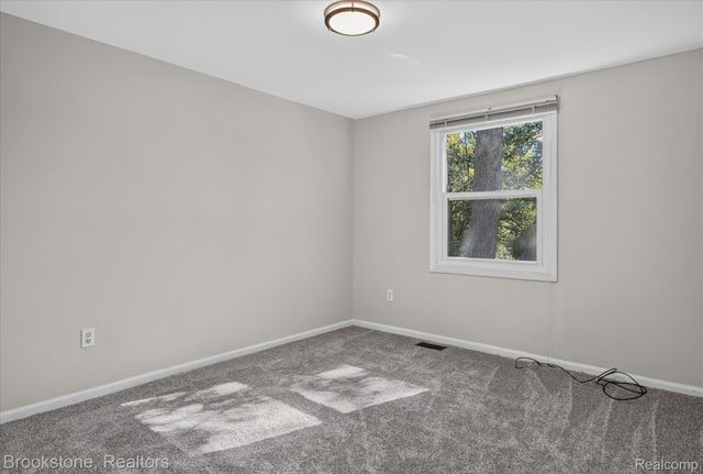 29110 Lake Park Drive, Farmington Hills, MI 48331