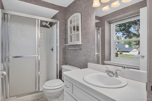 29110 Lake Park Drive, Farmington Hills, MI 48331