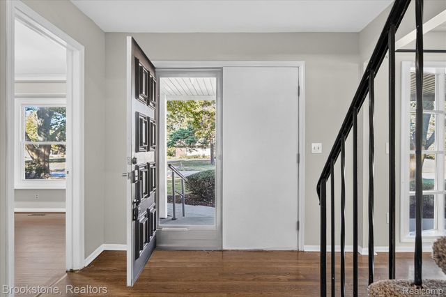 29110 Lake Park Drive, Farmington Hills, MI 48331