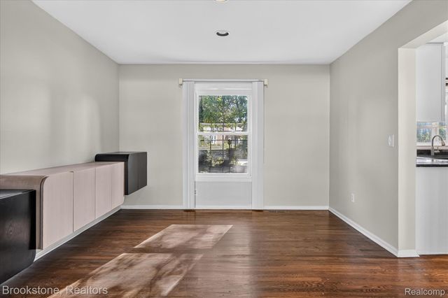 29110 Lake Park Drive, Farmington Hills, MI 48331