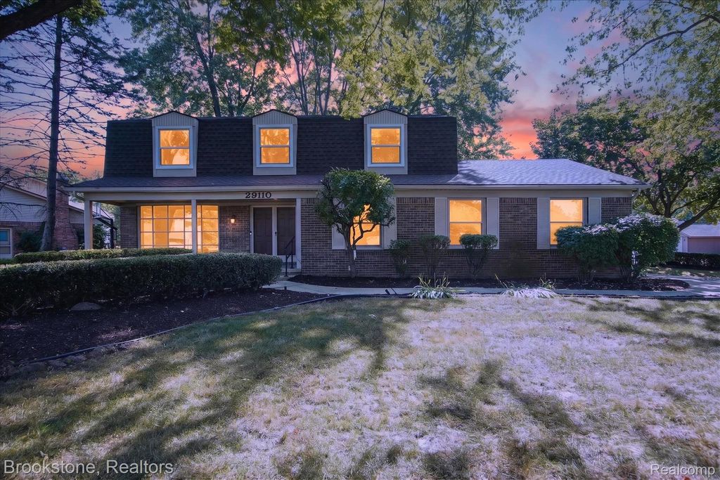 29110 Lake Park Drive, Farmington Hills, MI 48331