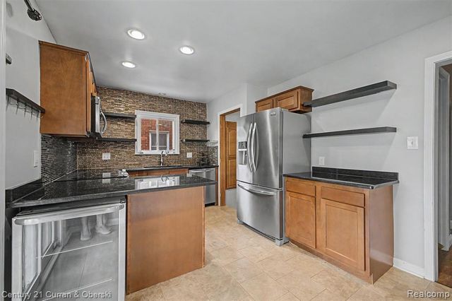 9952 Park Avenue, Allen Park, MI 48101