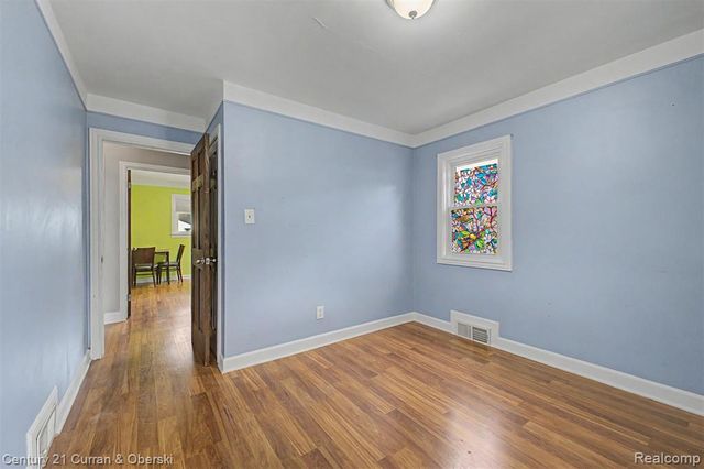 9952 Park Avenue, Allen Park, MI 48101