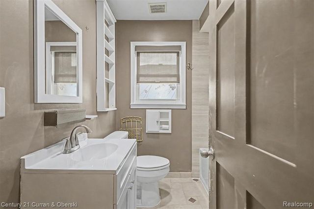 9952 Park Avenue, Allen Park, MI 48101