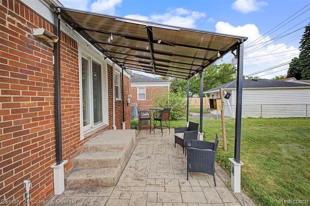 9952 Park Avenue, Allen Park, MI 48101