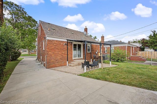 9952 Park Avenue, Allen Park, MI 48101