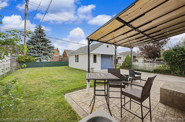 9952 Park Avenue, Allen Park, MI 48101