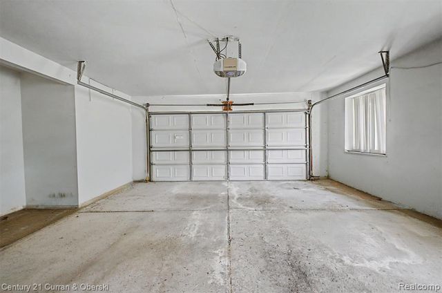 9952 Park Avenue, Allen Park, MI 48101