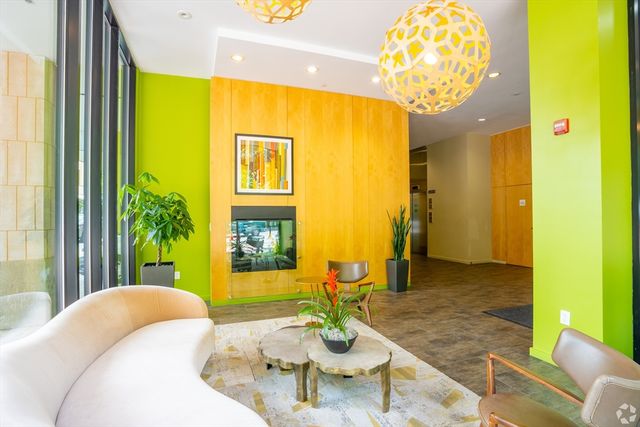 603 Concord 407, Cambridge, MA 02138