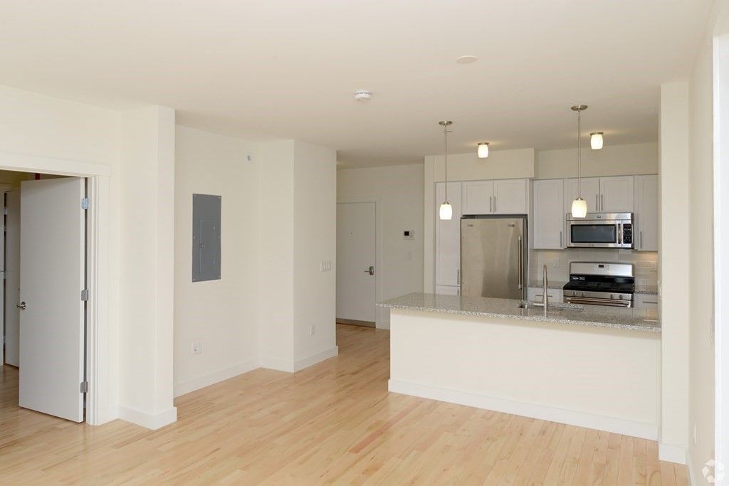 603 Concord 407, Cambridge, MA 02138