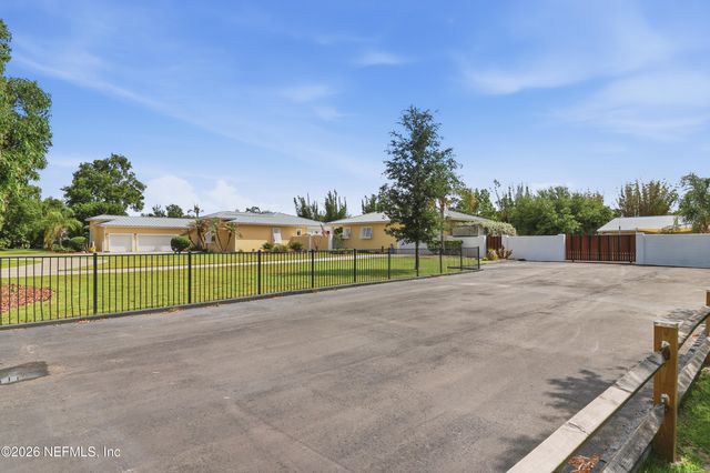 11685 WOODSIDE Lane, Jacksonville, FL 32223
