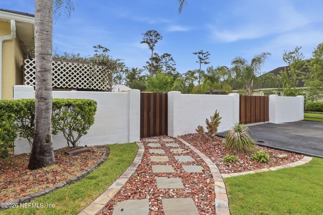 11685 WOODSIDE Lane, Jacksonville, FL 32223