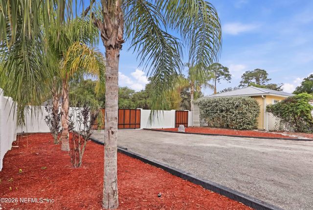 11685 WOODSIDE Lane, Jacksonville, FL 32223