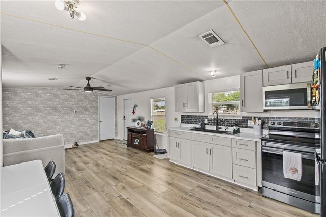 3834 HIXON AVENUE, St Cloud, FL 34772