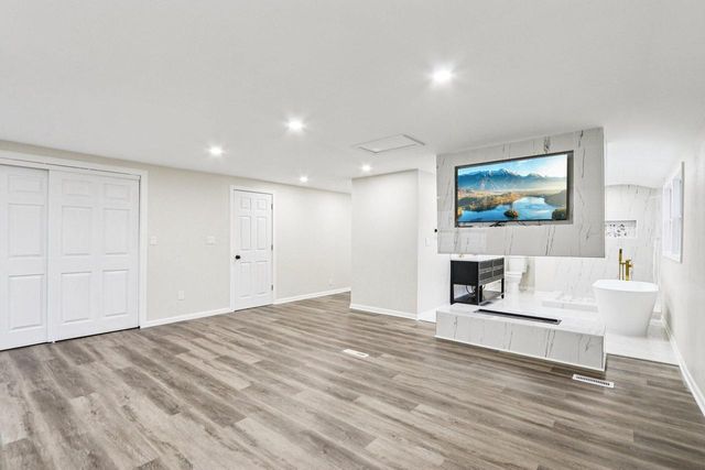 3347 S 47th STREET, Greenfield, WI 53219