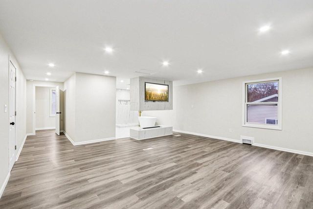 3347 S 47th STREET, Greenfield, WI 53219