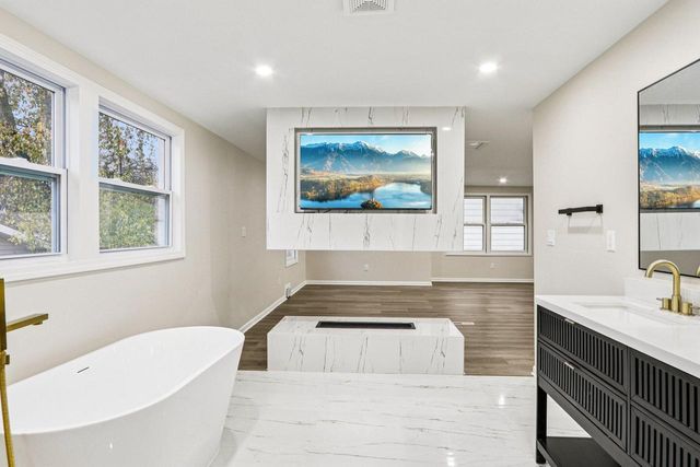 3347 S 47th STREET, Greenfield, WI 53219