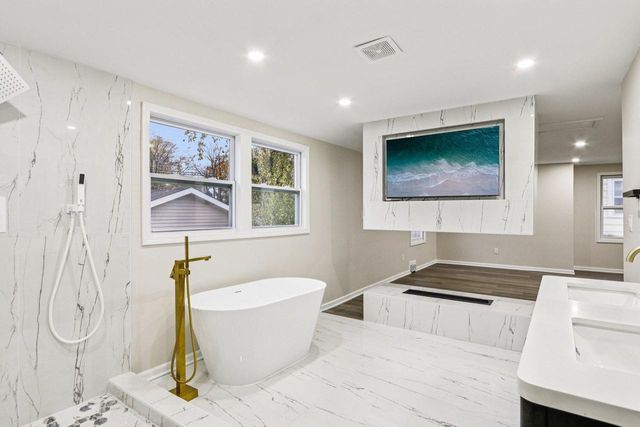 3347 S 47th STREET, Greenfield, WI 53219