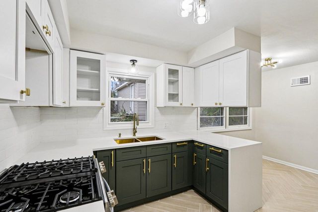 3347 S 47th STREET, Greenfield, WI 53219